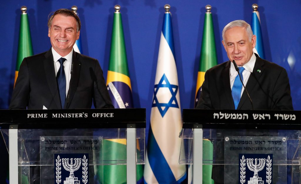 Presidente Jair Bolsonaro e premiê israelense, Benjamin Netanyahu, anunciam escritório de negócios brasileiro em Jerusalém. (Foto: Yoav Dudkowitz)